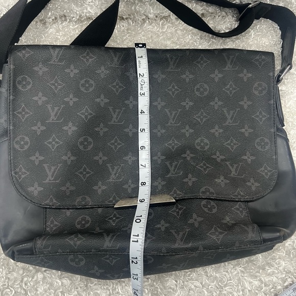 Louis Vuitton Monogram Eclipse Explorer PM - Picture 16 of 16